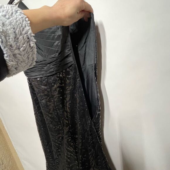 Tony Bowls One Shoulder Bow Sequins Fit and Flare Gown in Black 10 - Picture 10 of 15